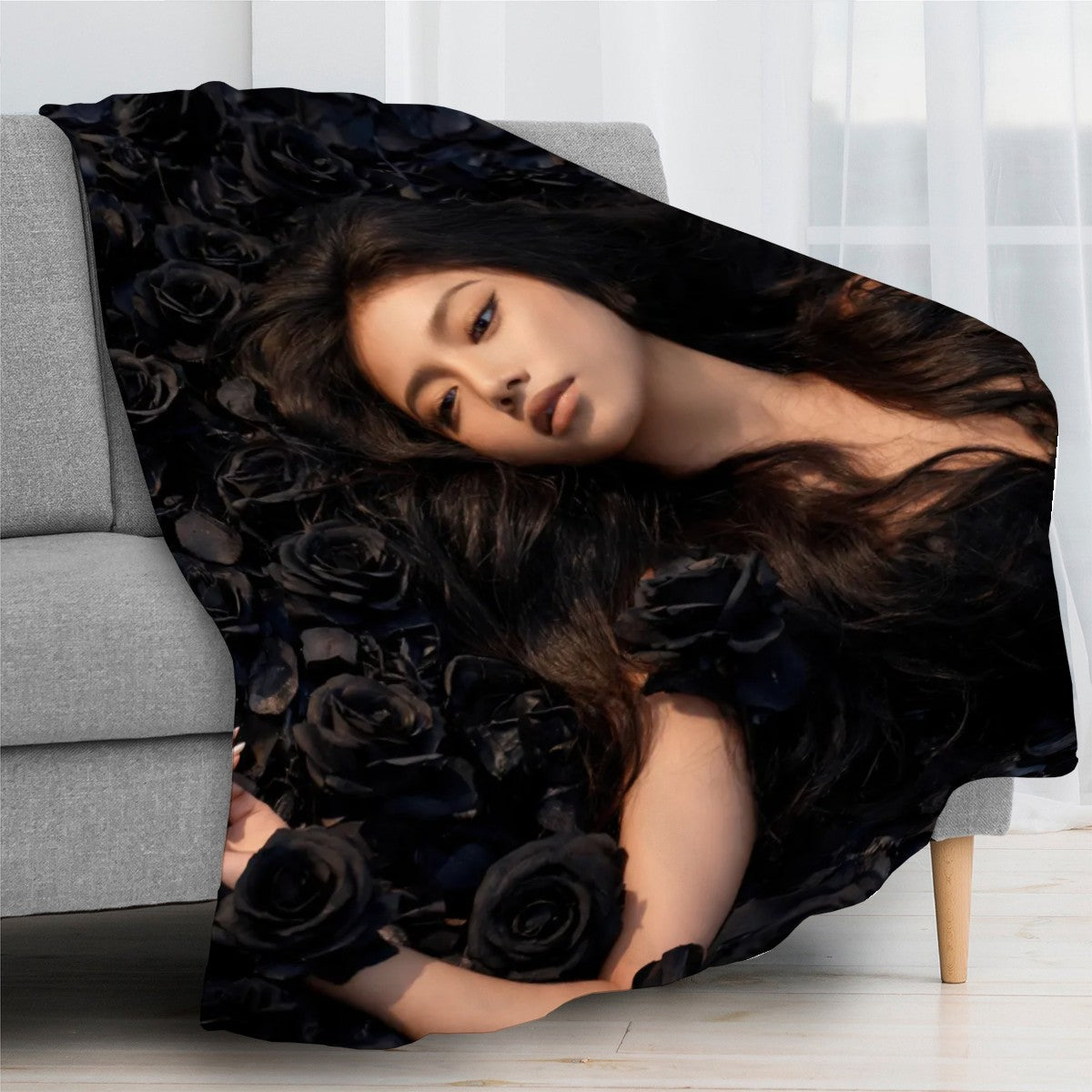 Black Roses 5 300 GSM Flannel Throw Blanket (Made in USA)