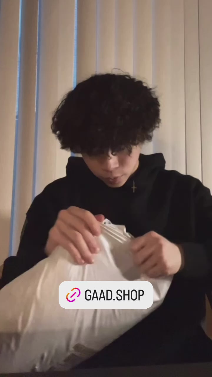 Panda Family Woven Blanket - Cozy Home Décor for Nature Lovers